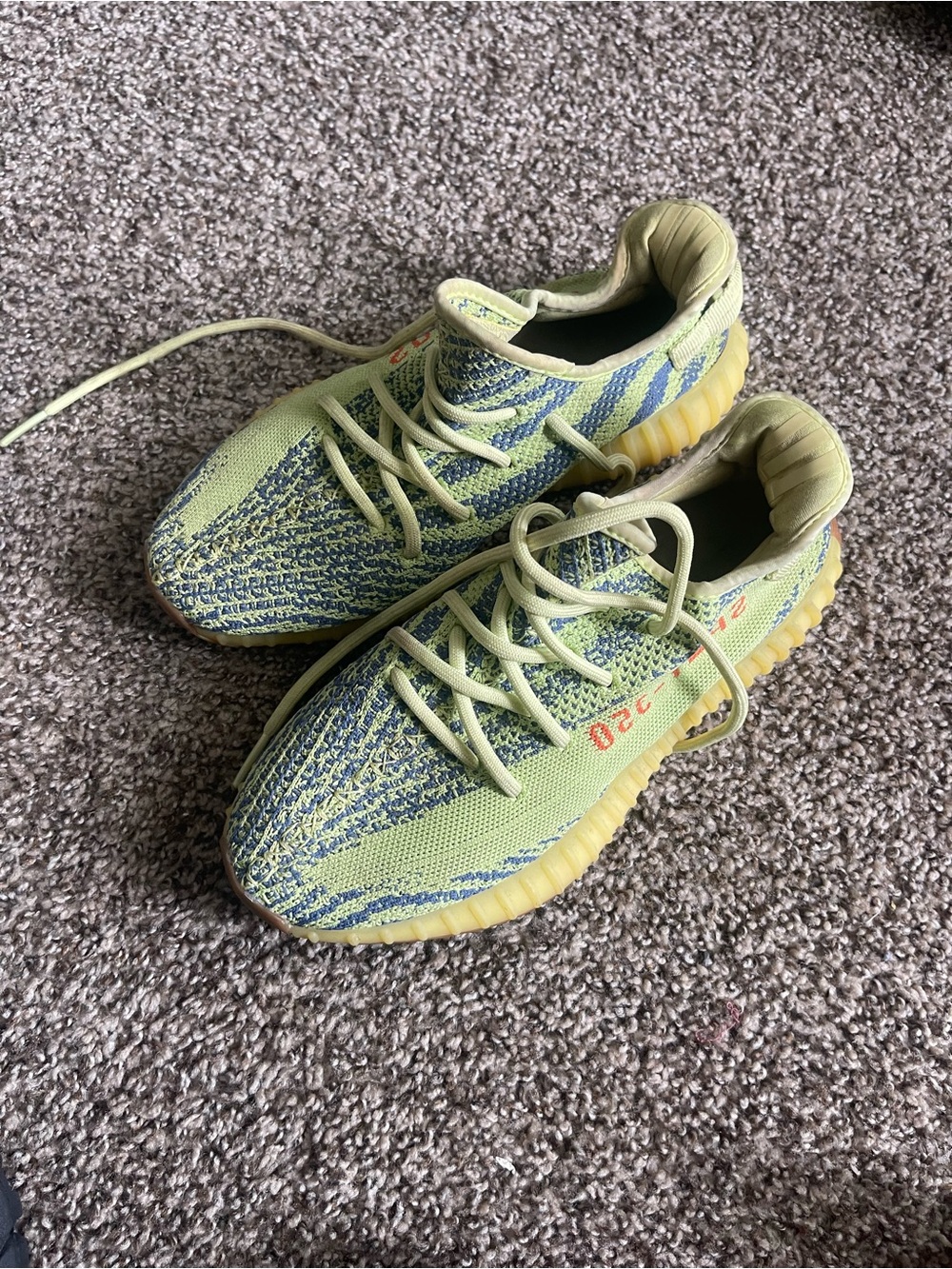 Men’s Yeezy size 7 yellow
